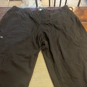 Koi Basics 2xl pants and XL top